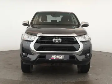 TOYOTA Hilux Double Cab 2.8 4x4 Comfort Nav ACC Kam AHK