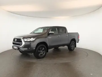 TOYOTA Hilux Double Cab 2.8 4x4 Comfort Nav ACC Kam AHK