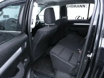 TOYOTA Hilux Double Cab Comfort 4x4 AHK A T Bereifung