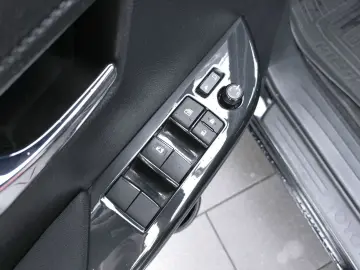 TOYOTA Hilux Double Cab Comfort 4x4 AHK A T Bereifung