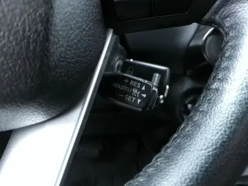 TOYOTA Hilux Double Cab Comfort 4x4 AHK A T Bereifung