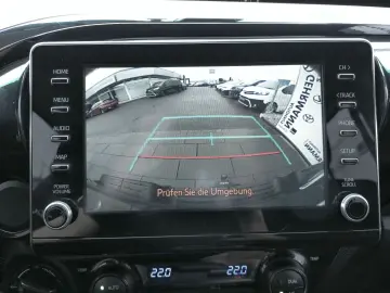 TOYOTA Hilux Double Cab Comfort 4x4 AHK A T Bereifung