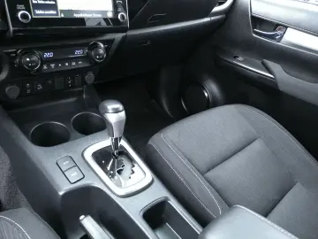 TOYOTA Hilux Double Cab Comfort 4x4 AHK A T Bereifung