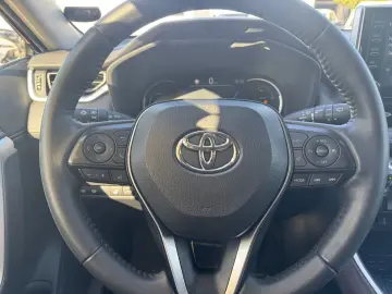 TOYOTA RAV 4 2.5 VVT-i Hybrid Allrad 4x4  SHZ PDC RCam