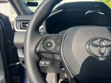 TOYOTA RAV 4 2.5 VVT-i Hybrid Allrad 4x4  SHZ PDC RCam