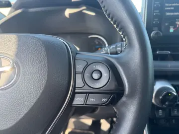 TOYOTA RAV 4 2.5 VVT-i Hybrid Allrad 4x4  SHZ PDC RCam