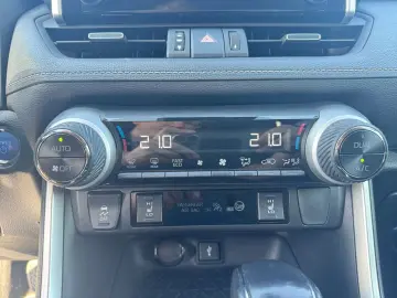 TOYOTA RAV 4 2.5 VVT-i Hybrid Allrad 4x4  SHZ PDC RCam