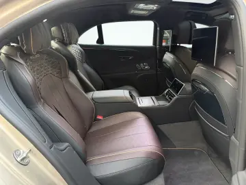 BENTLEY Flying Spur Mulliner V8 HYBRID - MY2025 -