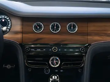 BENTLEY Flying Spur Azure V8 Hybrid