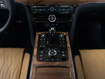 BENTLEY Flying Spur Azure V8 Hybrid