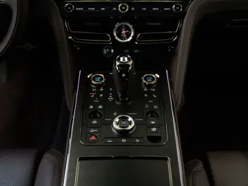 BENTLEY Flying Spur V8 Hybrid MY26