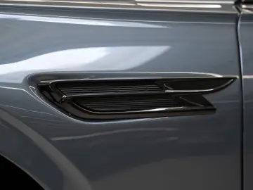 BENTLEY Flying Spur V8 Hybrid MY26