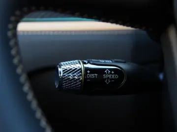 BENTLEY Flying Spur Speed hybrid  Green   Rotating  Naim