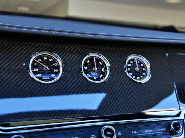 BENTLEY Flying Spur Speed hybrid  Green   Rotating  Naim