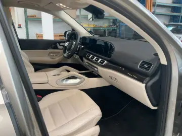 MERCEDES-BENZ GLS 400 d 4M STANDHZ PANO AIRMATIC DIS…