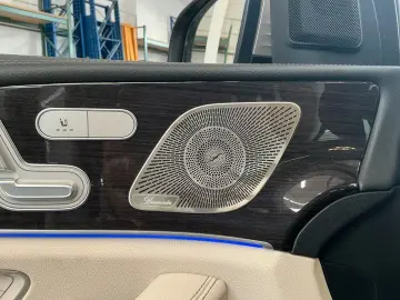 MERCEDES-BENZ GLS 400 d 4M STANDHZ PANO AIRMATIC DIS…