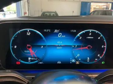 MERCEDES-BENZ GLS 400 d 4M STANDHZ PANO AIRMATIC DIS…