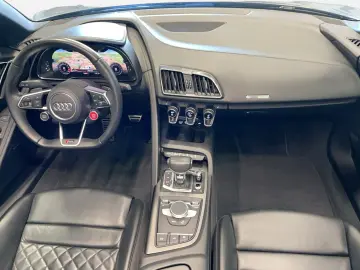 AUDI R8 Spyder V10 performance RWD AUT