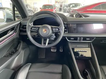 PORSCHE Macan 4 Electric GARANTIE 03.2027