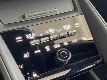 PORSCHE Macan 4 Electric GARANTIE 03.2027