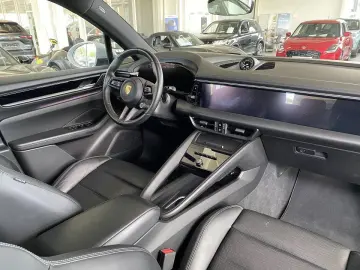 PORSCHE Macan 4 Electric GARANTIE 03.2027
