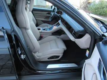 PORSCHE MY25 4C TURISMO