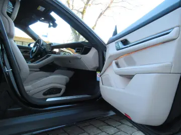 PORSCHE MY25 4C TURISMO