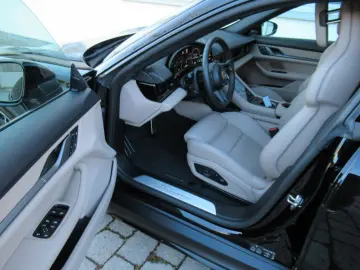 PORSCHE MY25 4C TURISMO