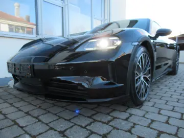 PORSCHE MY25 4C TURISMO
