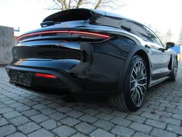 PORSCHE MY25 4C TURISMO