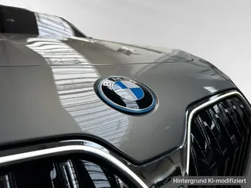 BMW 750e xDrive TV-Fond-Entert
