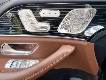 MERCEDES-BENZ GLS 350 d 4Matic