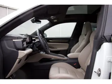 PORSCHE Macan Turbo