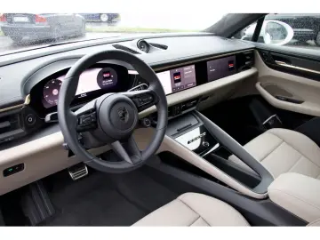 PORSCHE Macan Turbo
