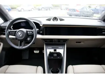 PORSCHE Macan Turbo