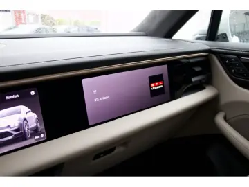PORSCHE Macan Turbo