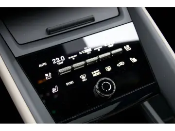 PORSCHE Macan Turbo