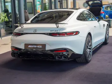 MERCEDES-BENZ AMG GT 43 Night