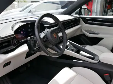 PORSCHE Macan 4 100 kWh