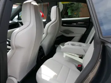 PORSCHE Macan 4 100 kWh