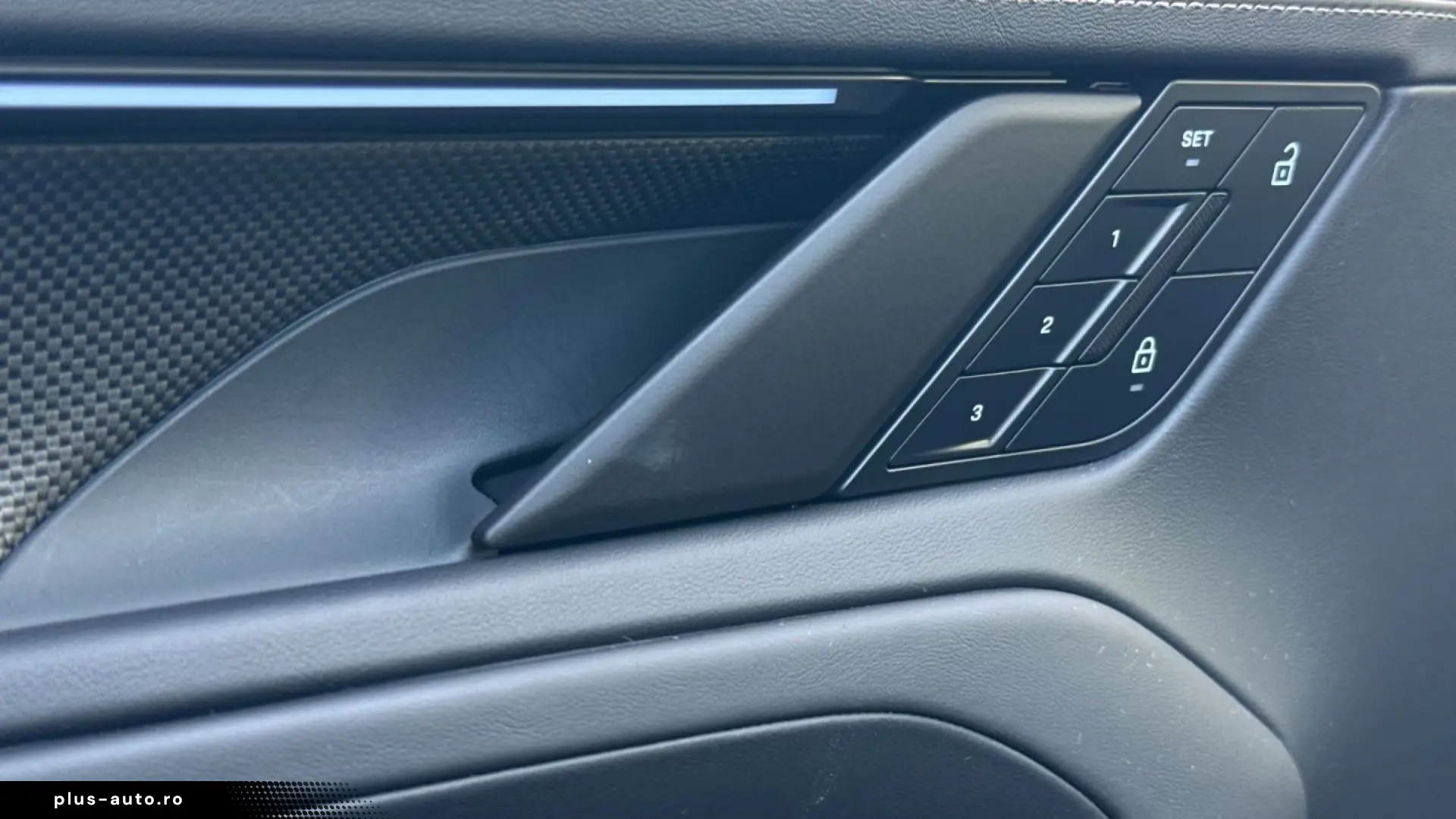 Porsche Cayenne Turbo Electric Active-Ride