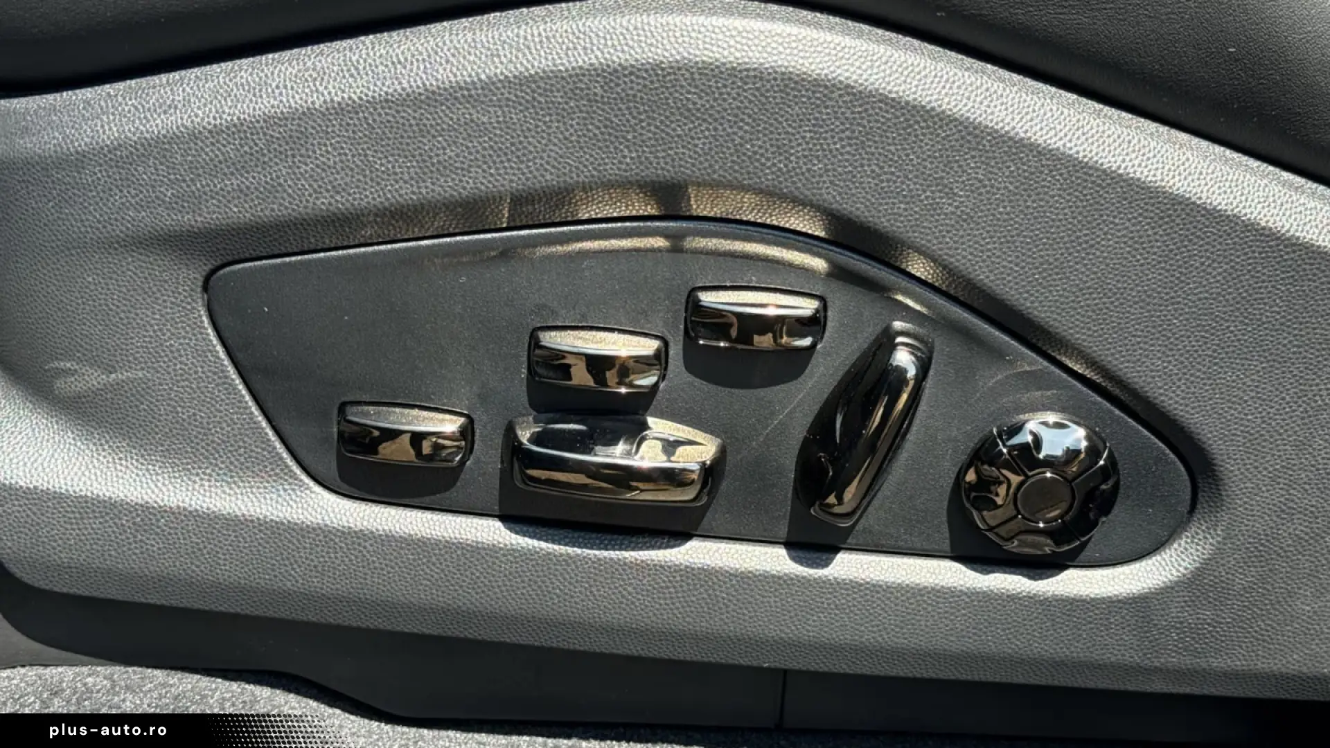 Porsche Cayenne Turbo Electric Active-Ride