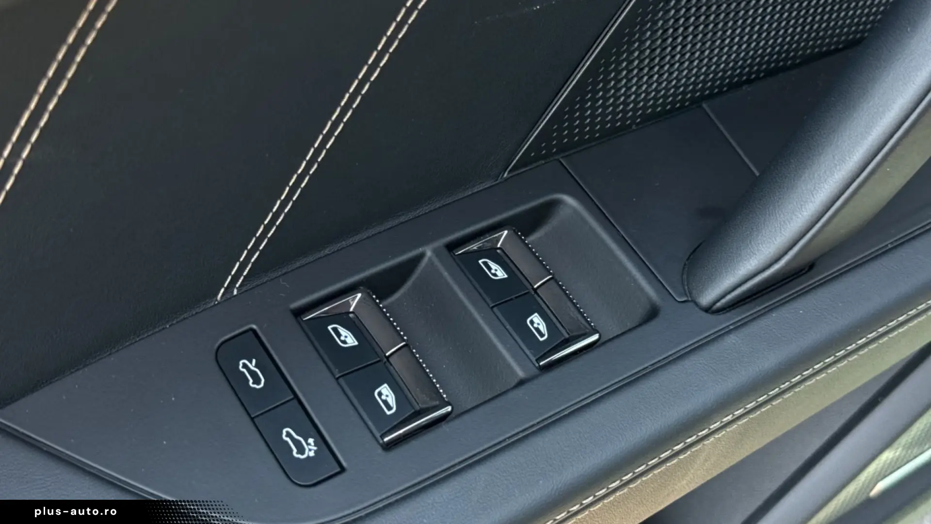 Porsche Cayenne Turbo Electric Active-Ride