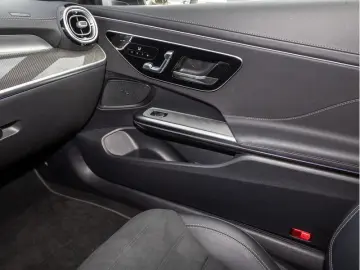 MERCEDES-BENZ CLE 300 4M Coupé AMG-Sport DIGITAL Pan…
