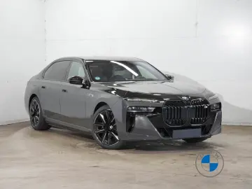 BMW i7 M70 xDrive 21  Individual Two-Tone Fond TV