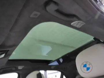 BMW i7 M70 xDrive 21  Individual Two-Tone Fond TV