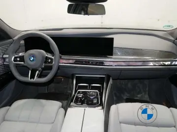 BMW i7 M70 xDrive 21  Individual Two-Tone Fond TV