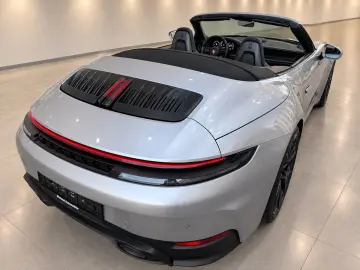 PORSCHE 992 Carrera Cabrio Chrono 18-Wege Bose 360  SAGA