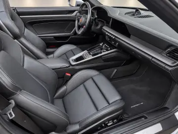 PORSCHE 992 Carrera Cabrio Chrono 18-Wege Bose 360  SAGA