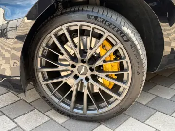 ASTON MARTIN ASTON MARTIN DBX 4.0 V8